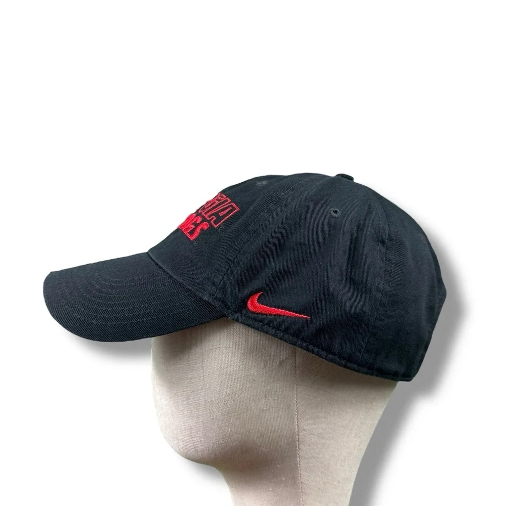 NWT Nike Heritage86 UGA Georgia Bulldogs Black/Red Spellout Strapback Hat OSFM